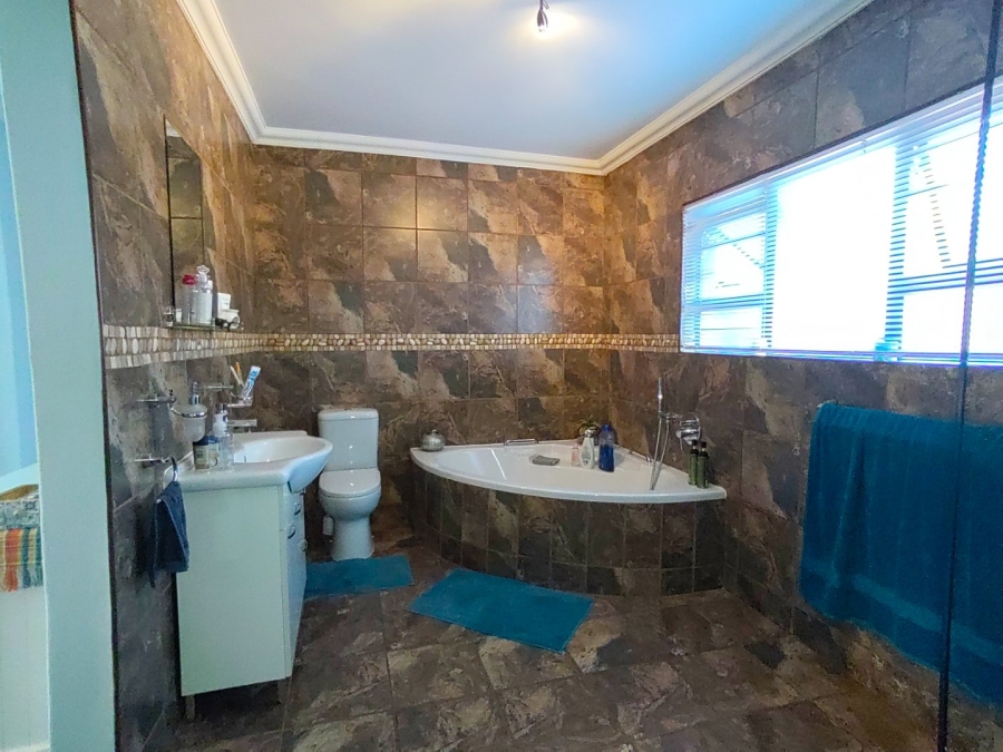 3 Bedroom Property for Sale in Seasons Lifestyle Estate North West